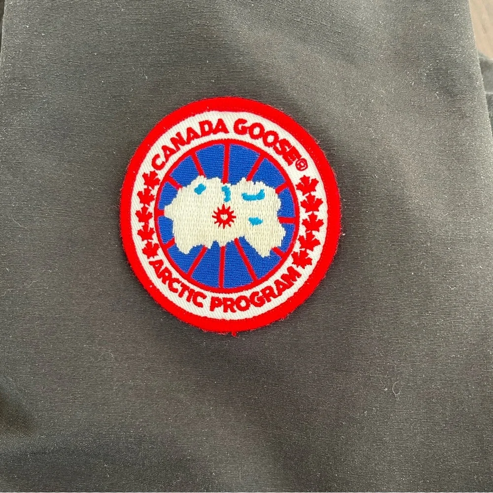 Canada Goose Kensington parka down - Picture 9 of 9